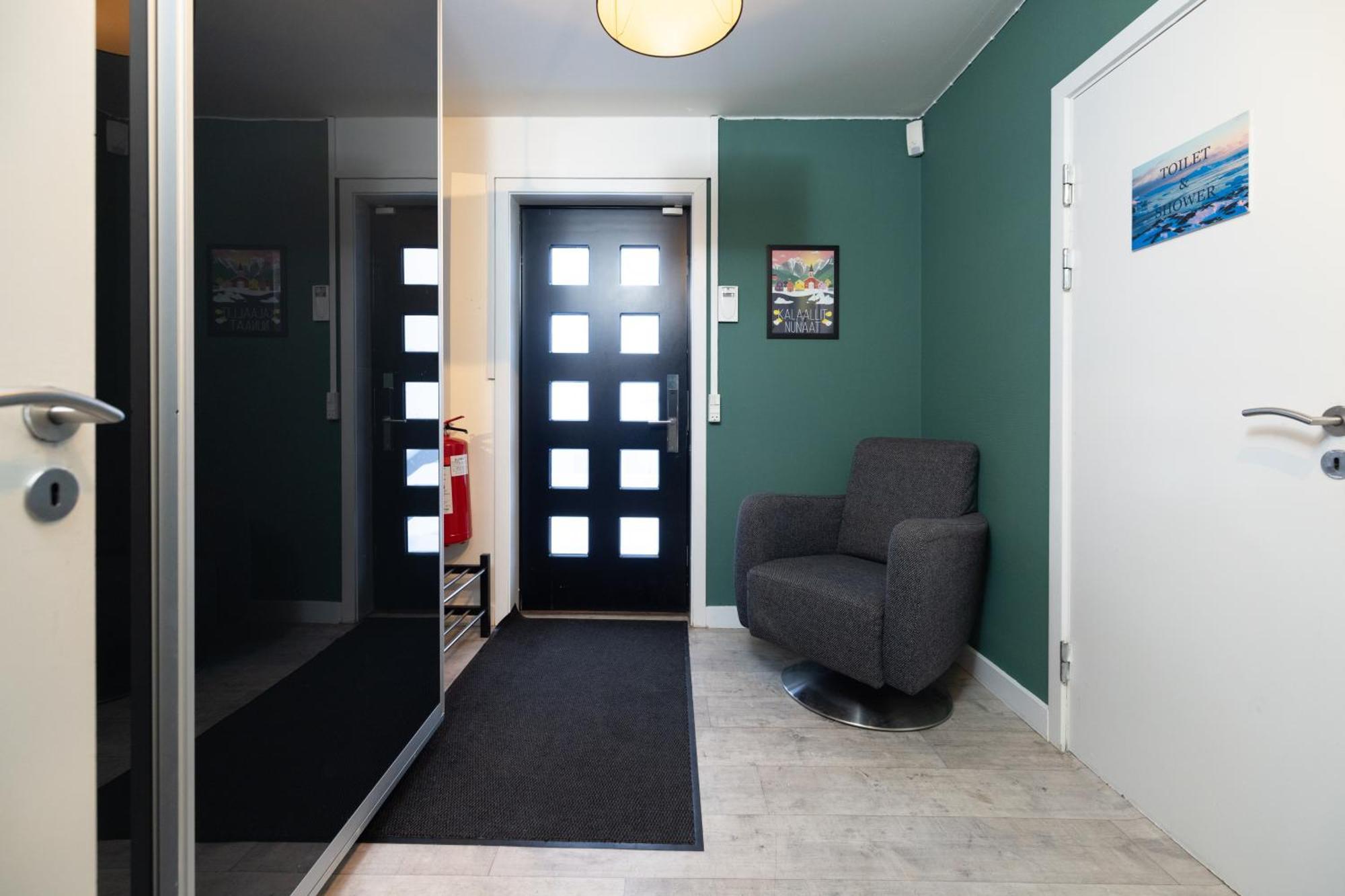 Kulukis Downtown Hostel Nuuk Eksteriør billede